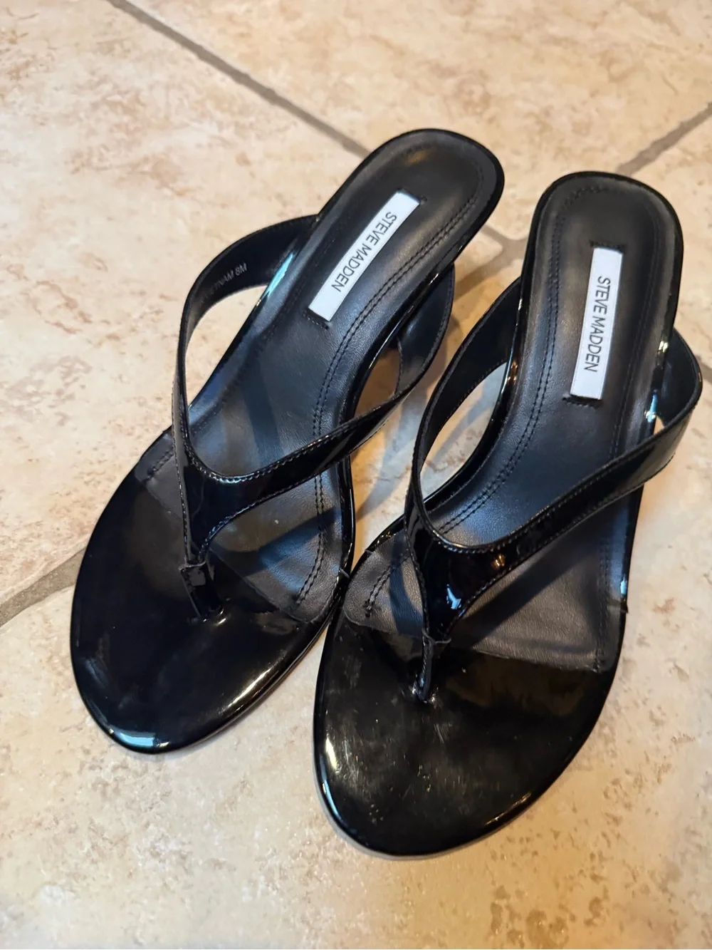 Steve Madden Black Patent heeled faroah Thong Sandals NEW !